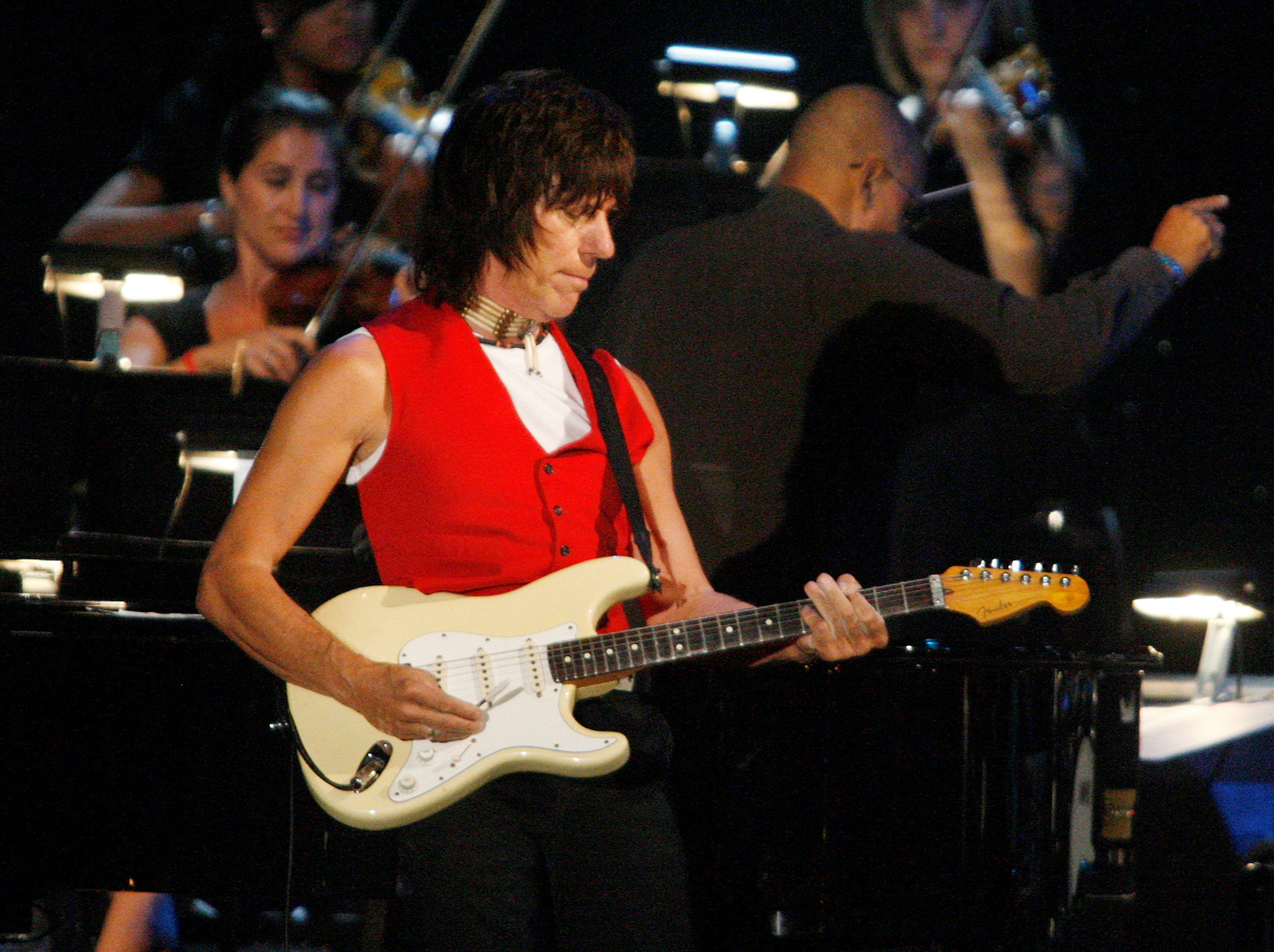 image Influential rock guitarist Jeff Beck dies at 78, family says