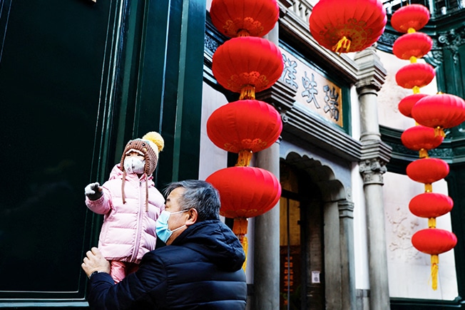 image China&#8217;s first population drop in six decades sounds alarm