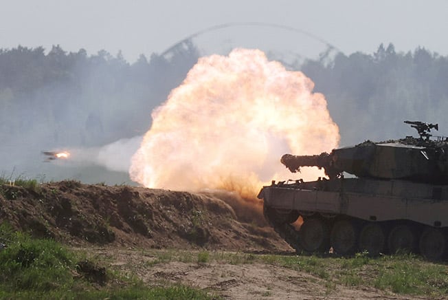image US, Germany to send scores of tanks to help Ukraine fight Russian invasion