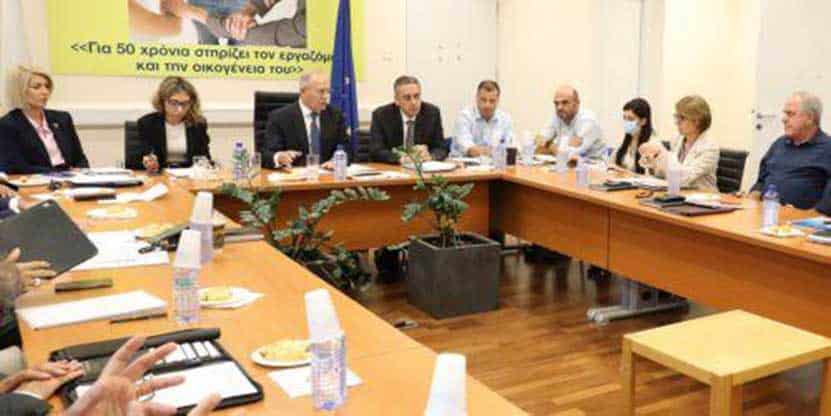 image Labour minister meets with employers in ongoing CoLA standoff