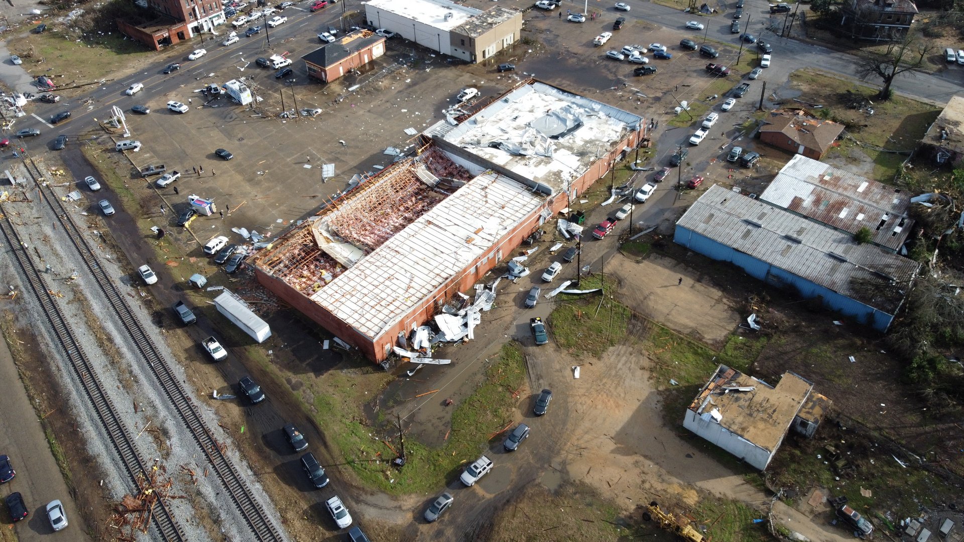 image Nine dead, more casualties expected after tornadoes rip through US Southeast