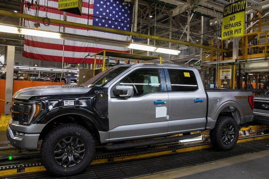 image US offers $12 billion for automakers, suppliers to make advanced vehicles