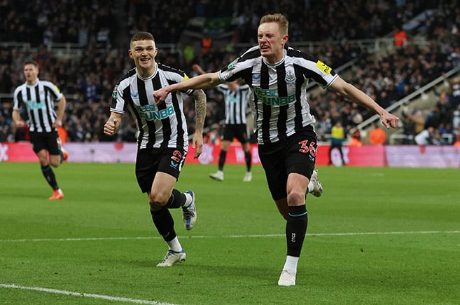 image Newcastle see off Southampton to reach League Cup final