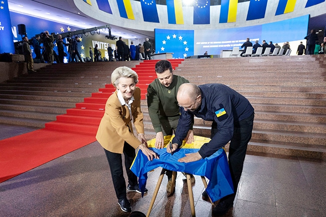 image Zelenskiy vows to defend &#8216;fortress&#8217; Bakhmut, hosts EU leaders in Kyiv (Update)