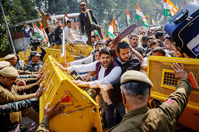 image India&#8217;s Adani crisis spills over into protests, losses top $110bn
