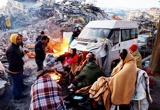image Hope fades for survivors as Turkey-Syria earthquake toll passes 20,000