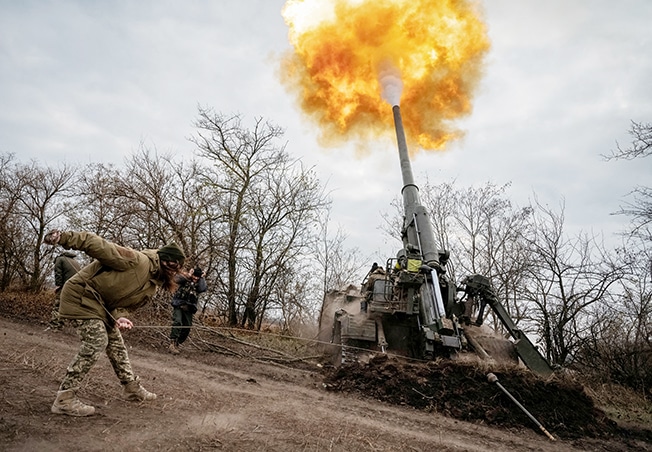 image Ukrainian troops appeal for help as global security meeting starts