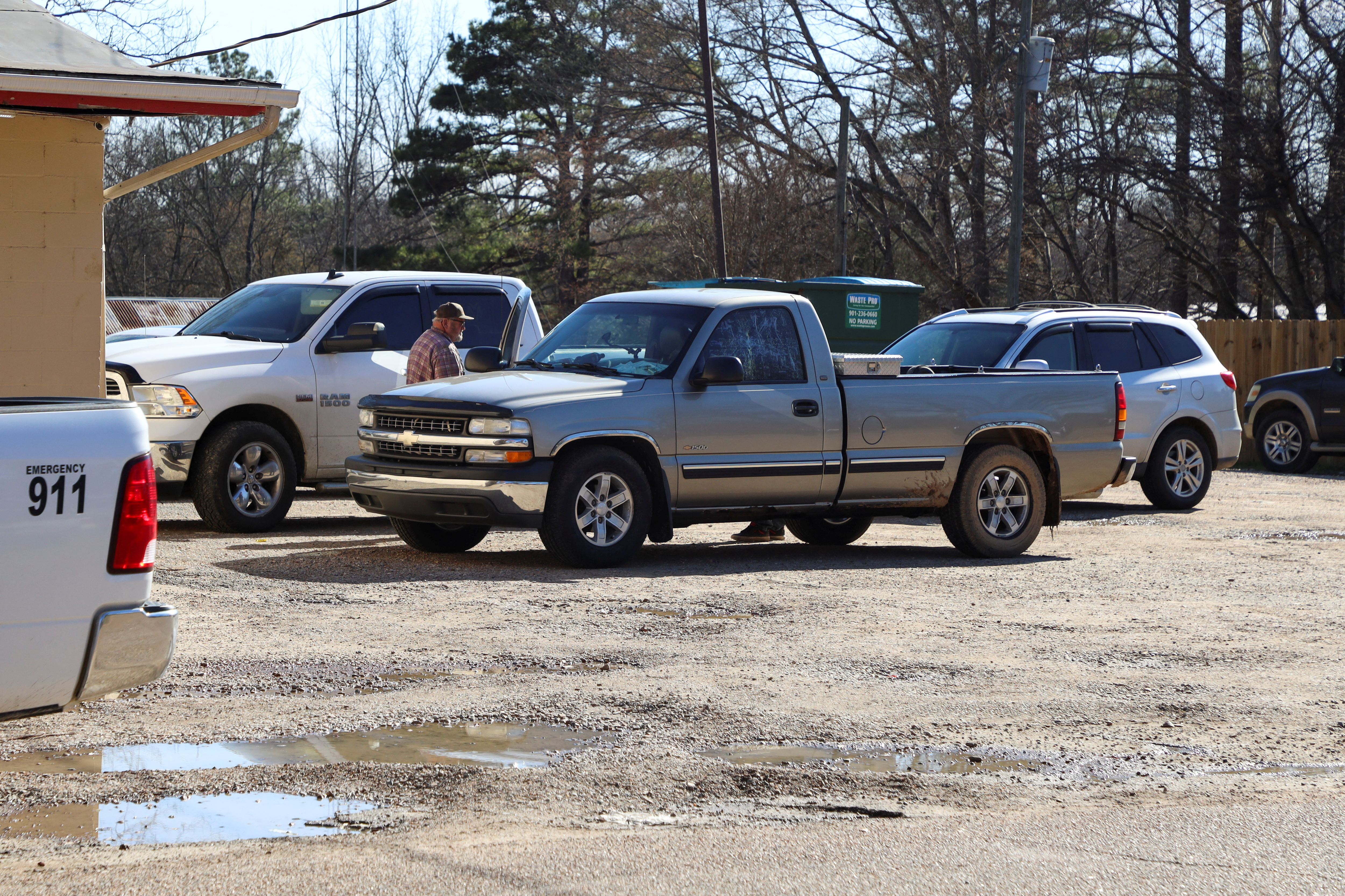 image Six dead as gunman goes on rampage in small Mississippi town