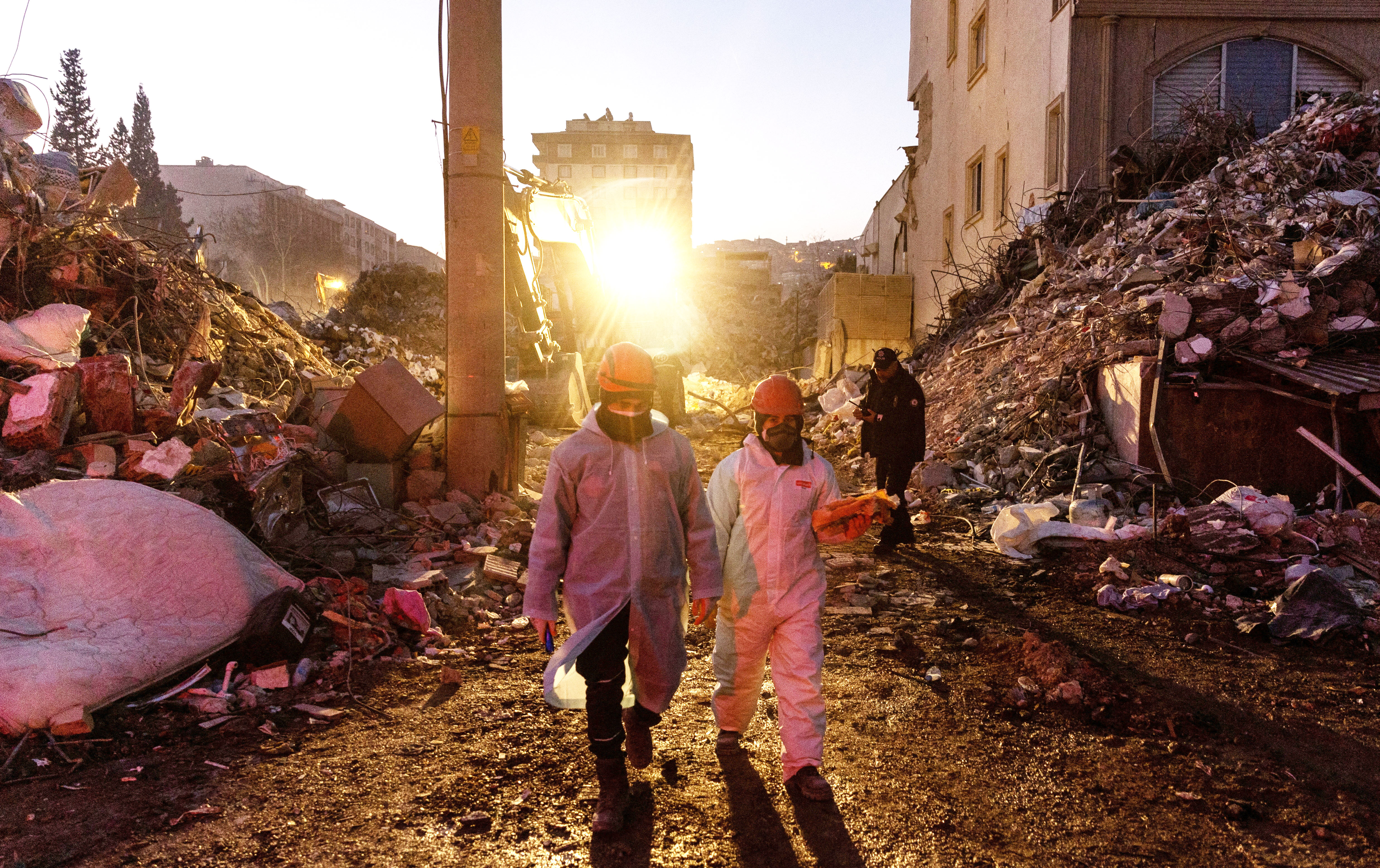 image Earthquake death toll passes 45,000, many still missing in flattened apartments