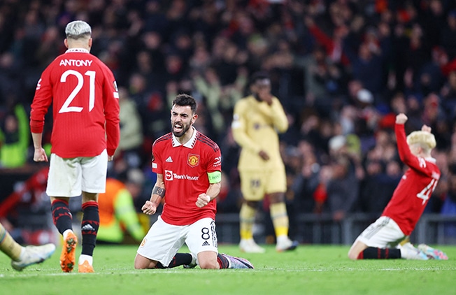 image Man United fight back to knock out Barcelona