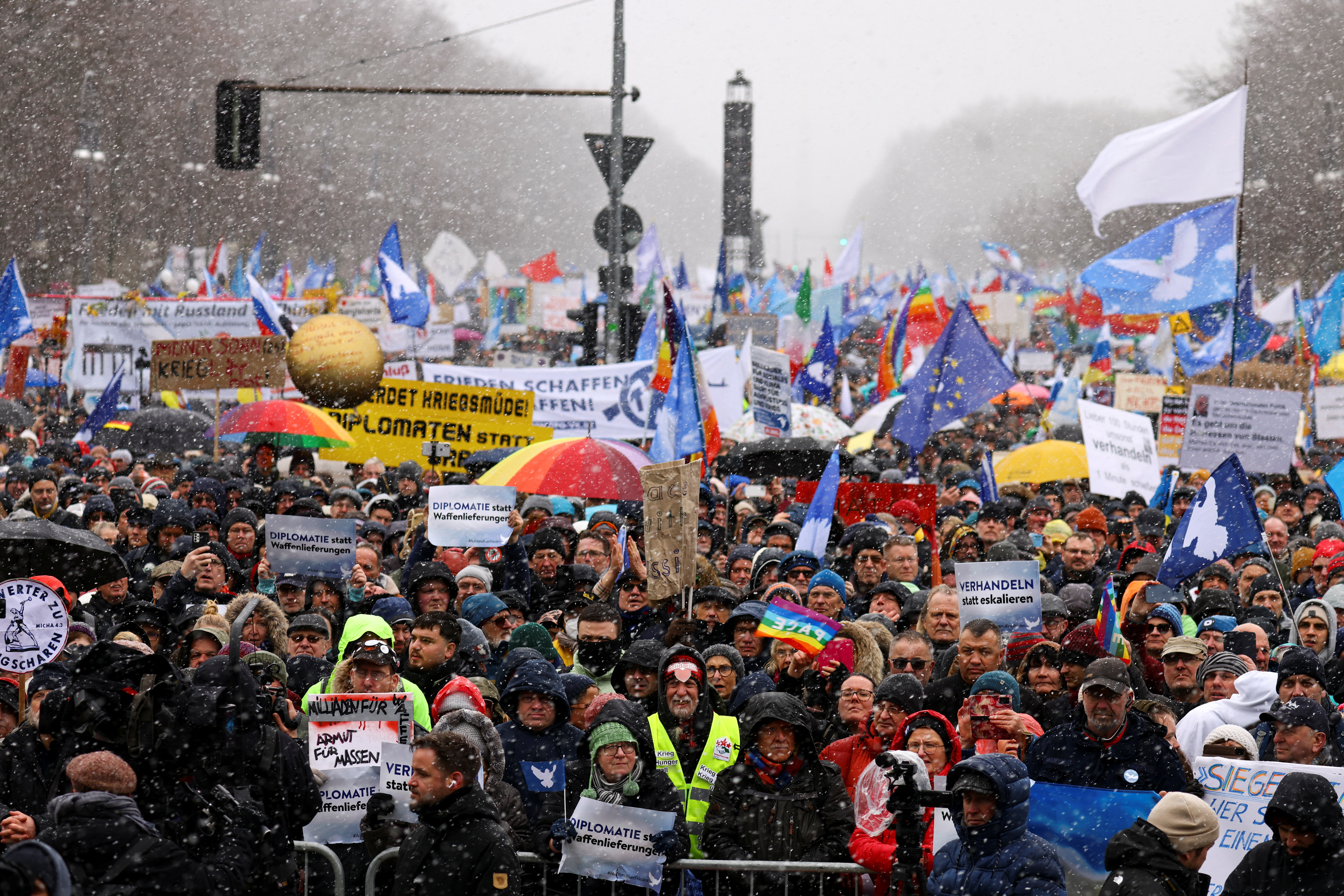 image Protest in Berlin over arming Ukraine against Russia draws thousands