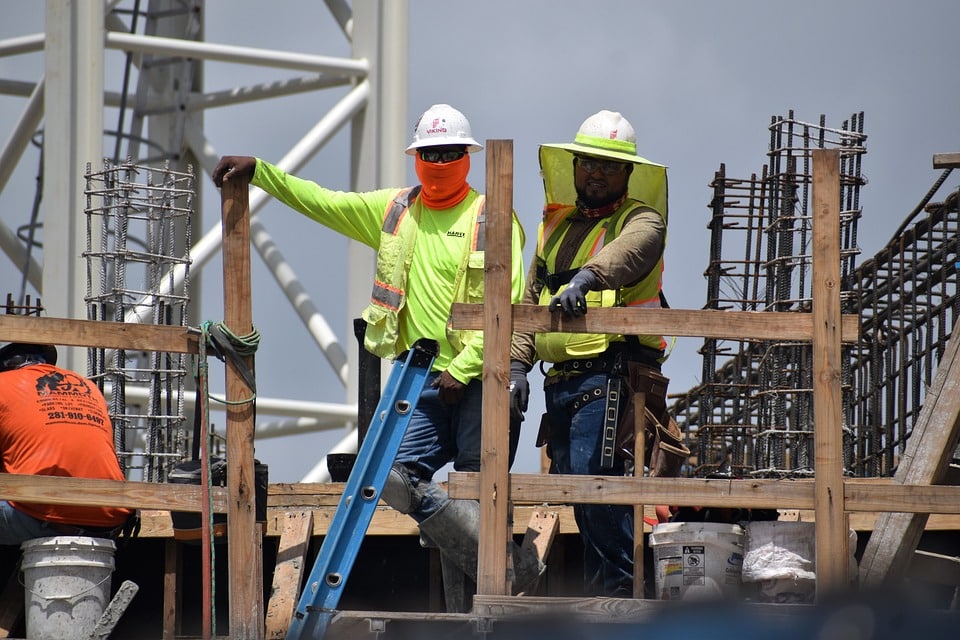 image Parliament raises maximum fines for unpaid salaries by employers