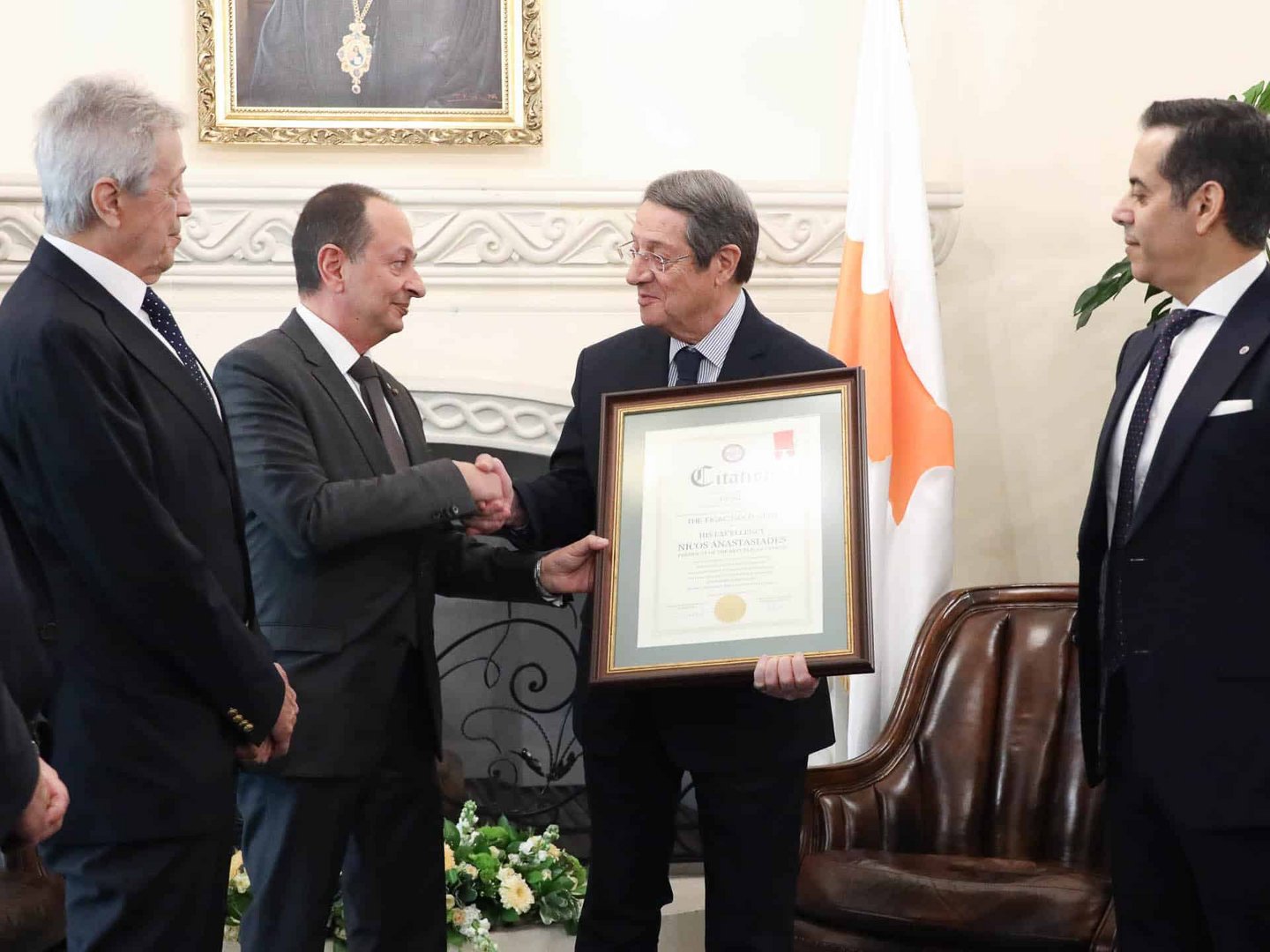image Anastasiades awarded Gold Star by World Federation of Consuls
