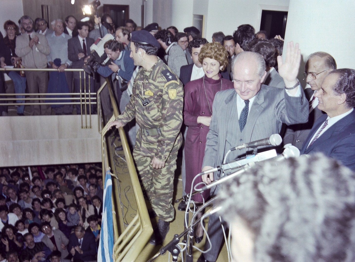 George Vassiliou celebrating victory in 1988