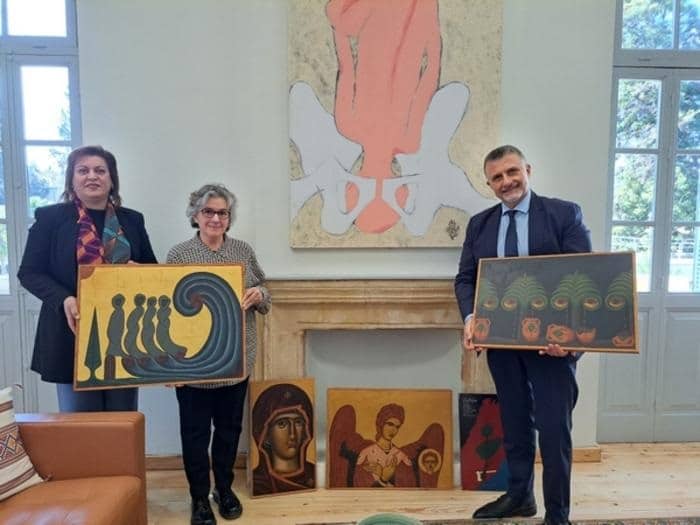 image Rina Katselli’s paintings donated to deputy ministry of culture