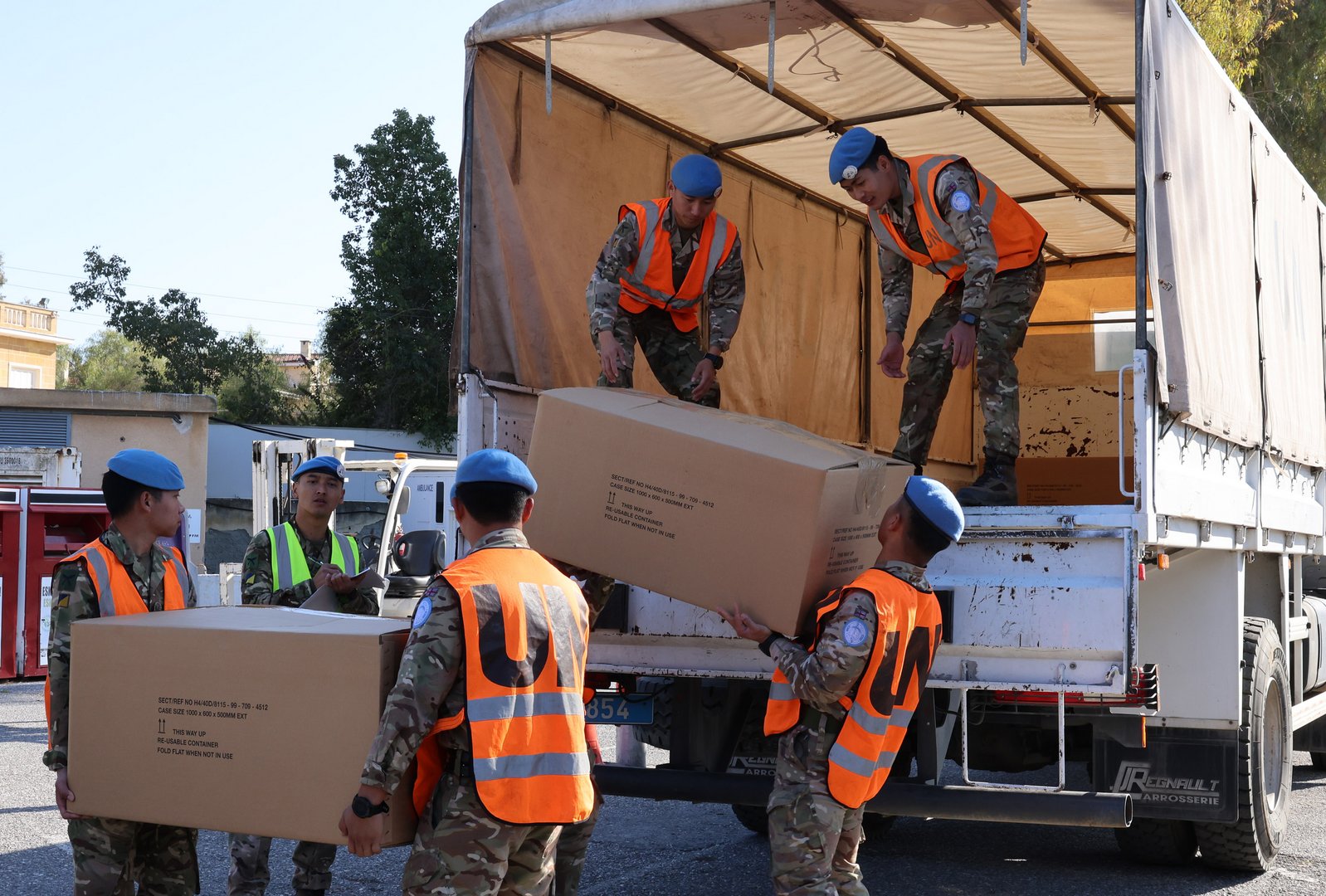image Island-wide outpouring of humanitarian aid for quake victims