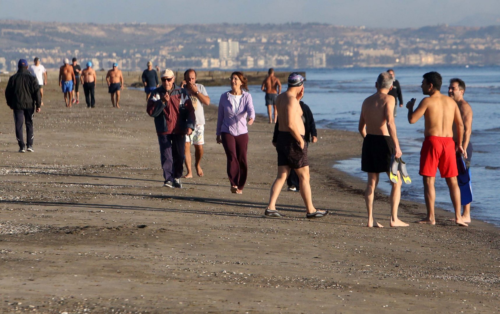 image High maximum and minimum daily temperatures seen in January
