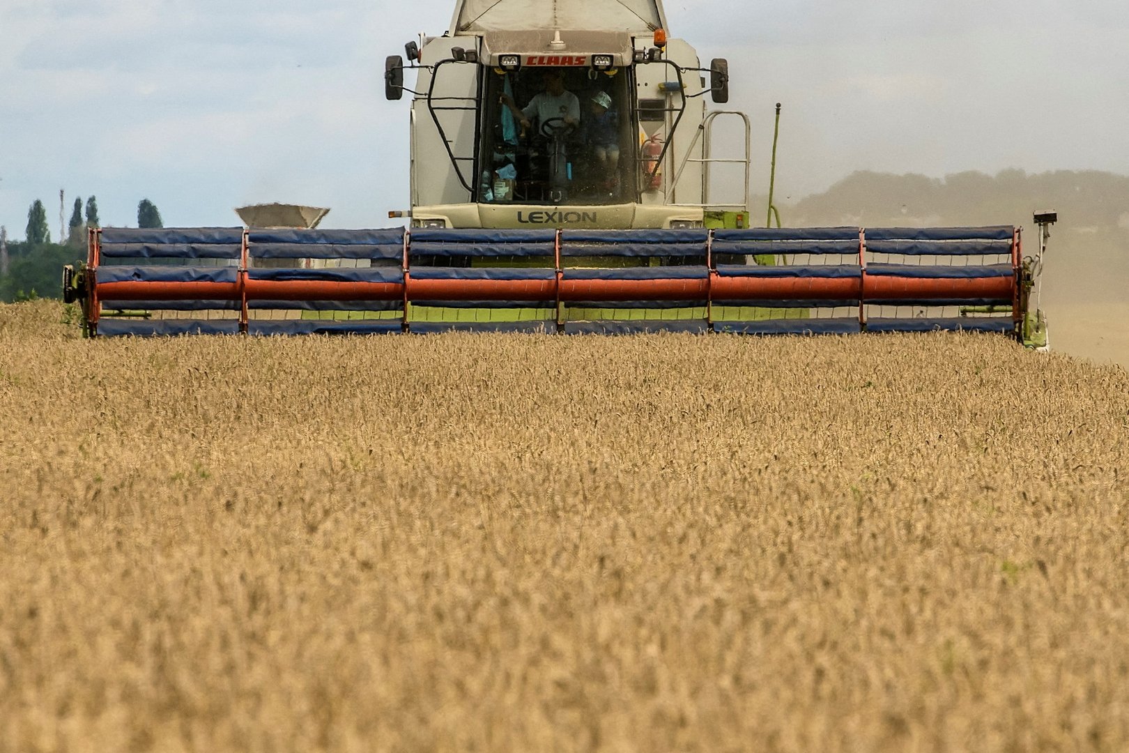 image Deal reached in principle to resume Ukraine grain transit with 5 EU countries