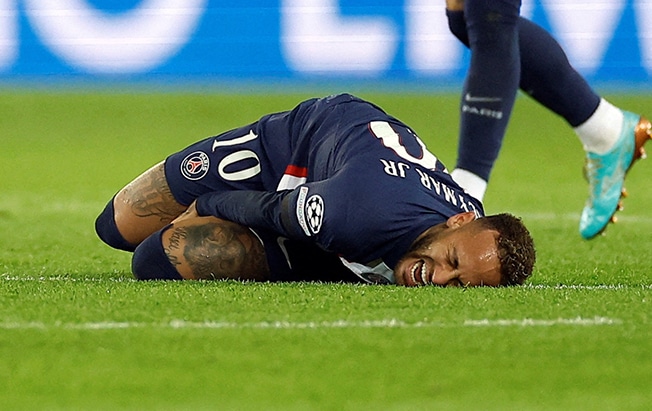 image Injured Neymar ruled out for rest of season