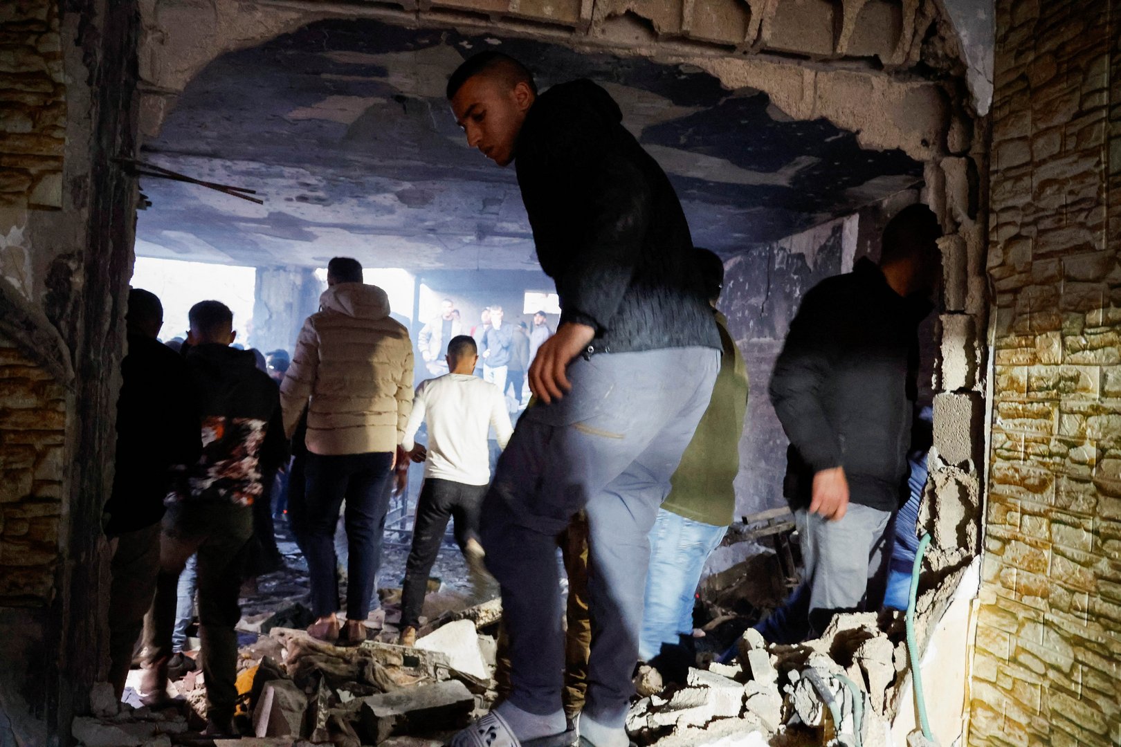 image Israeli forces raid West Bank refugee camp, six dead