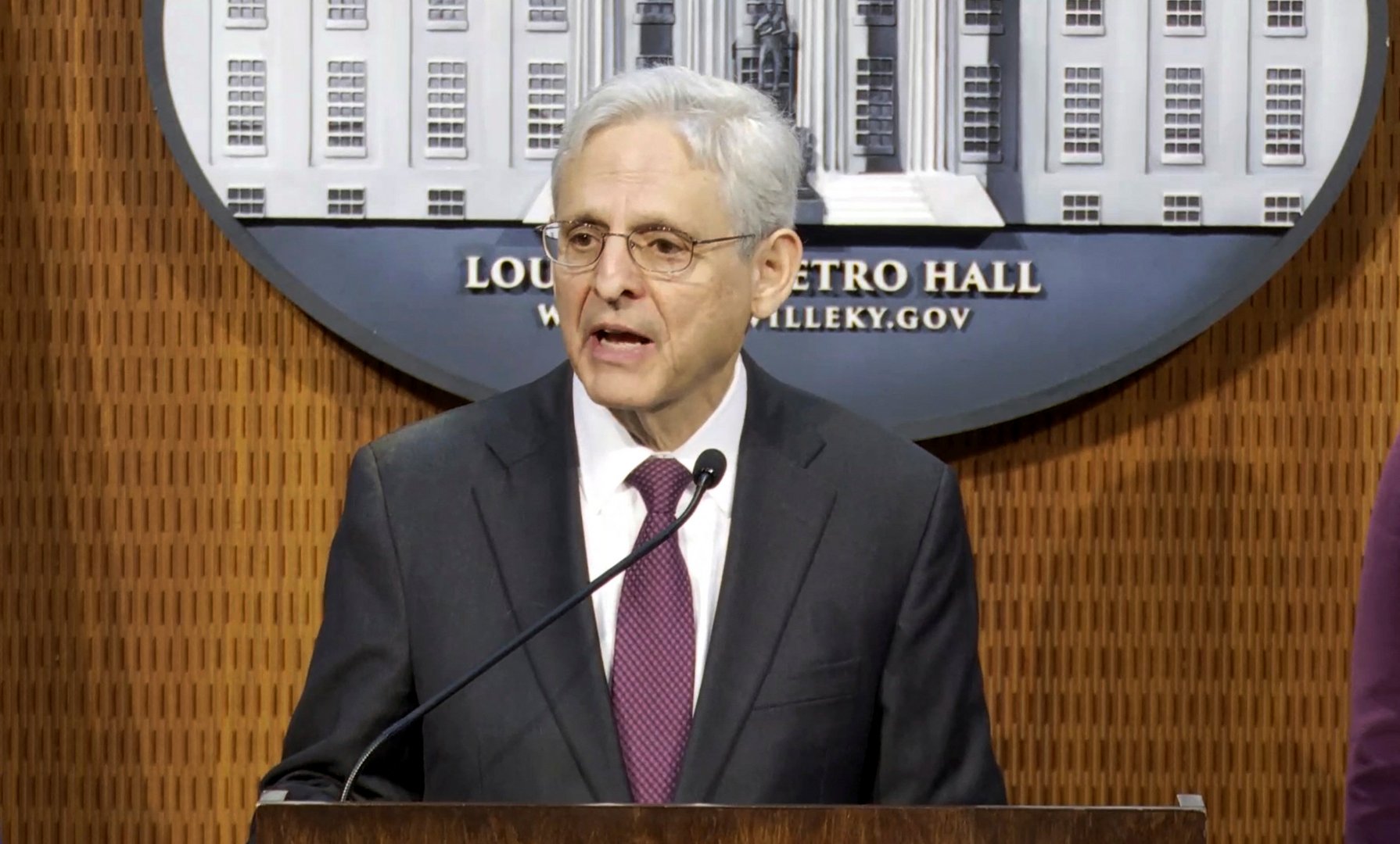 image Louisville police discriminate against Black people, US Justice Dept says