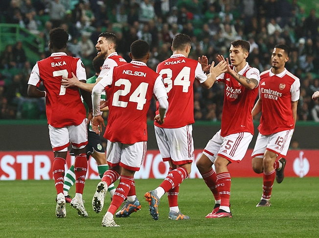 image Arsenal fight back to draw 2-2 at Sporting