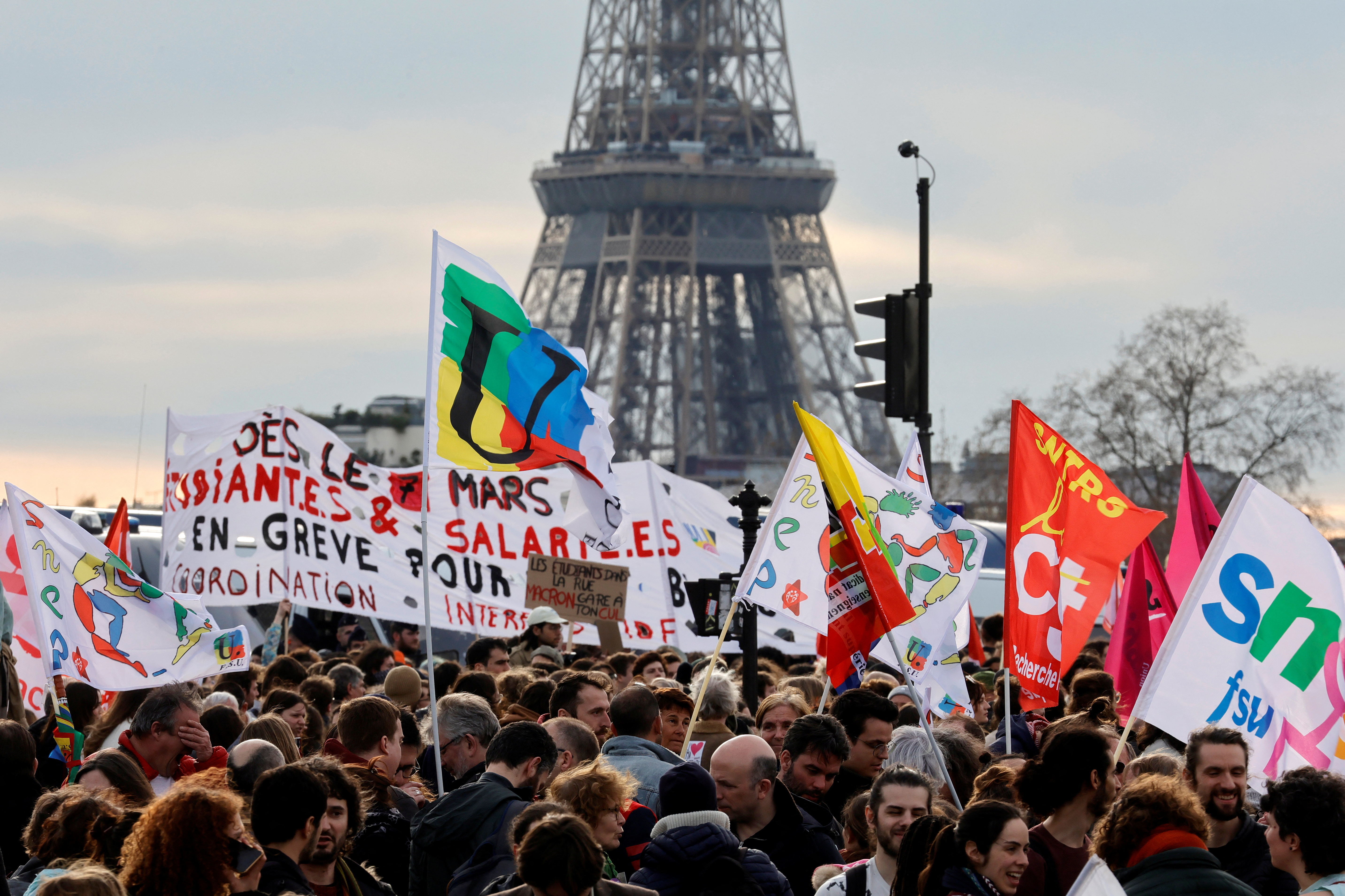 image Pressure mounts on Macron after violent unrest over pensions