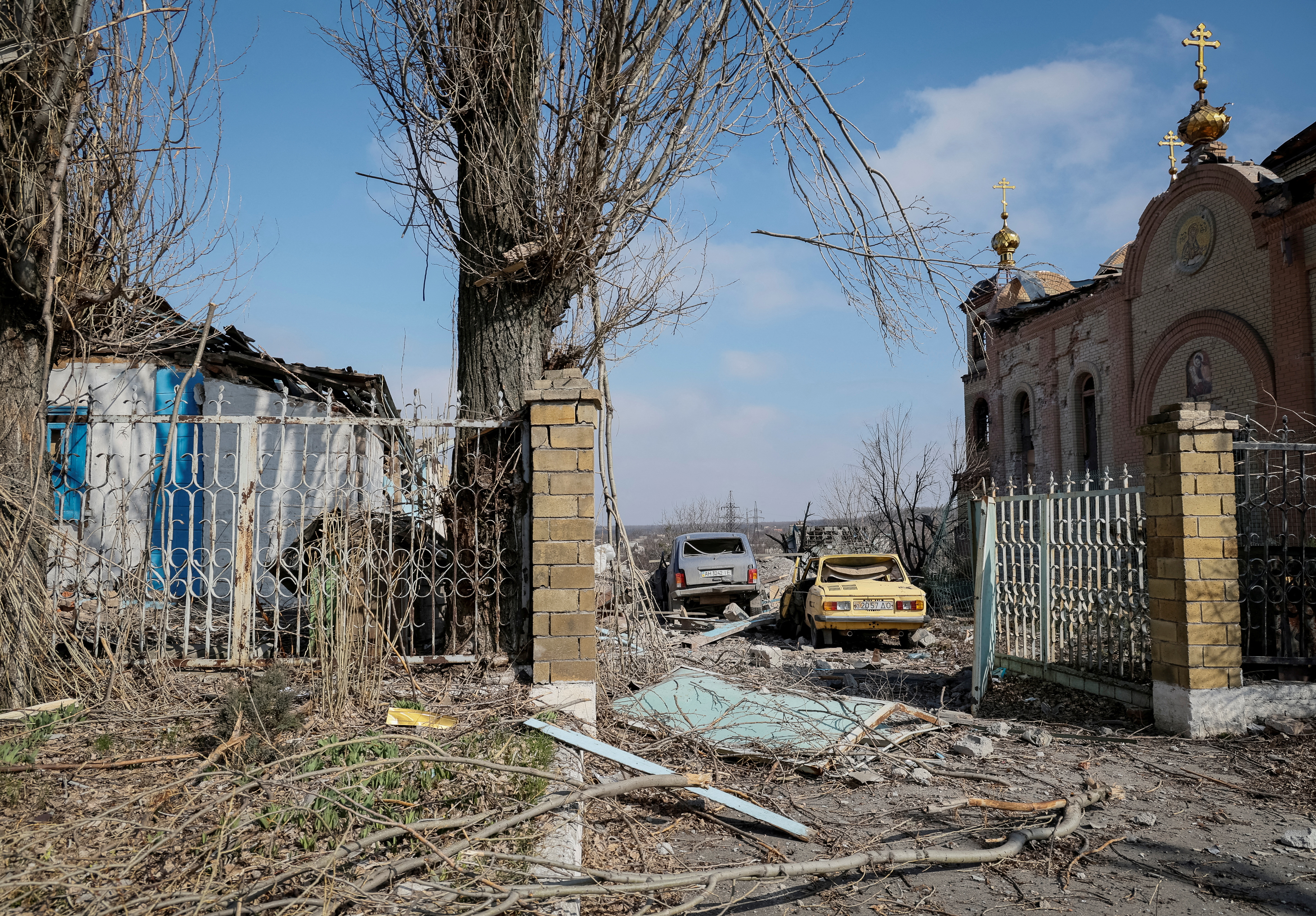 image NATO slams Putin rhetoric on tactical nukes in Belarus; Russia pounds Avdiivka