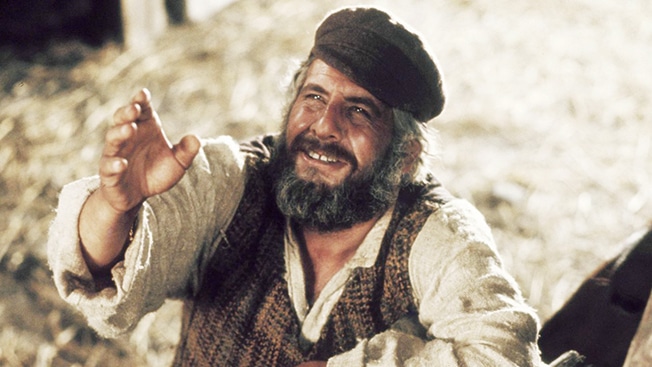 image Fiddler on the Roof star Chaim Topol dies aged 87