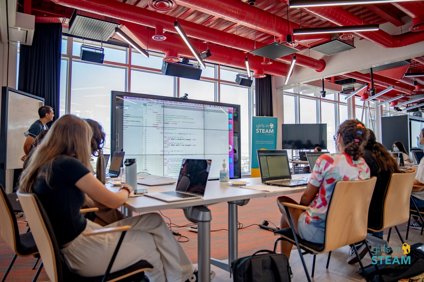 image Girls in STEAM Academy: free places for displaced Ukrainians