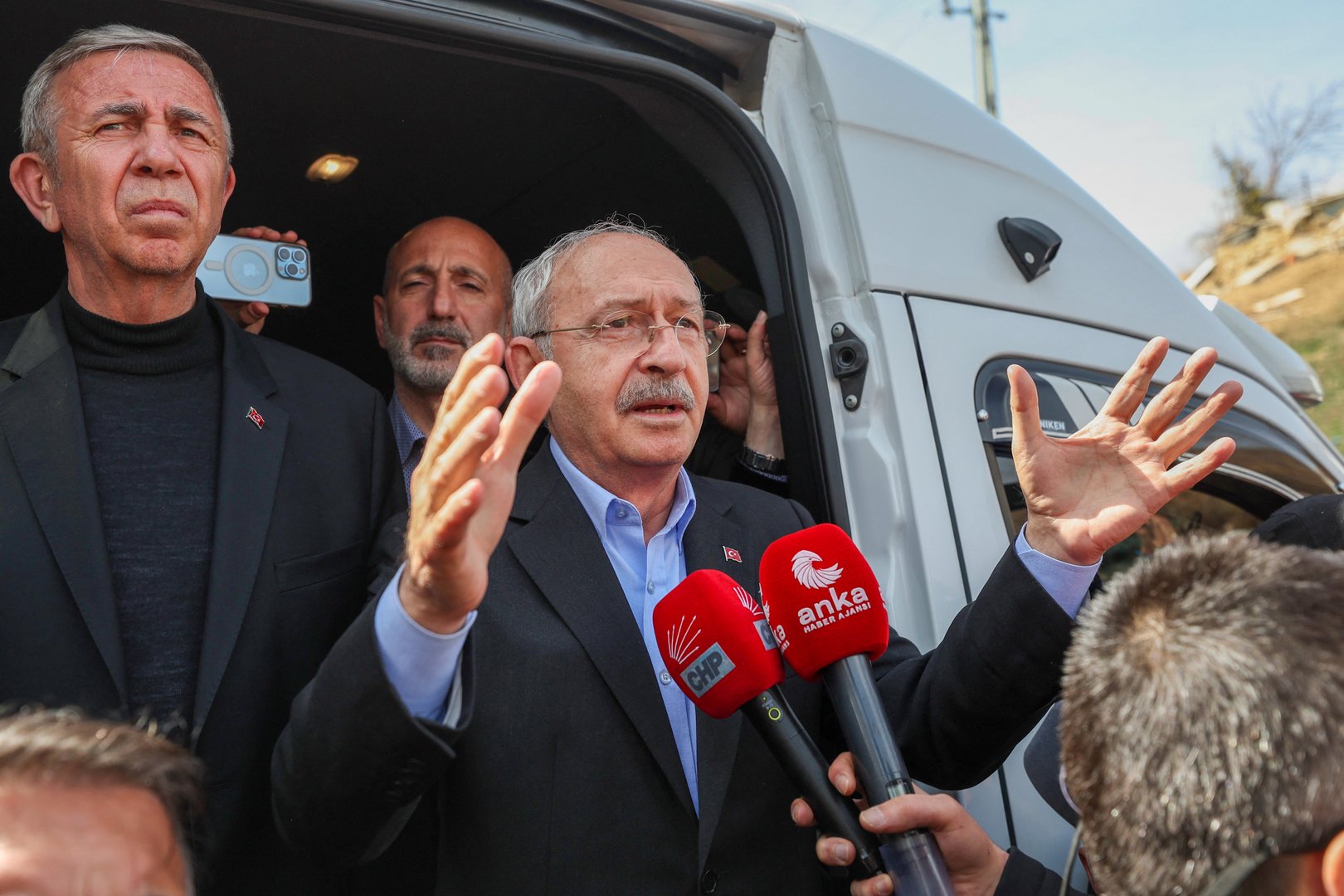 image Turkish opposition leader in north to meet earthquake victims’ families
