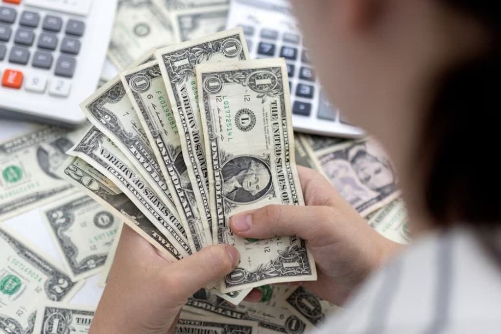 image Moving away from the dollar: the impact of sanctions and technology