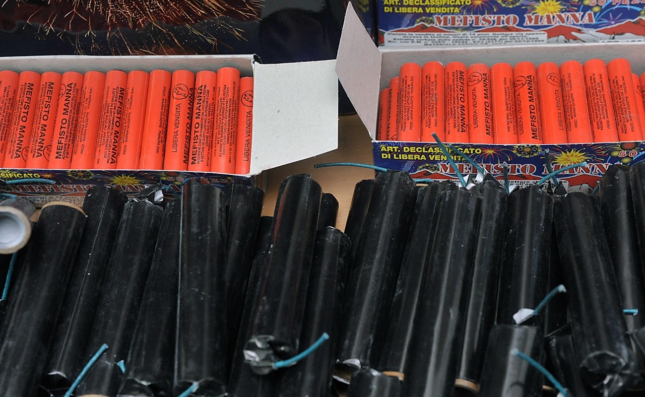 image Gun and hundreds of firecrackers seized in Nicosia home raid