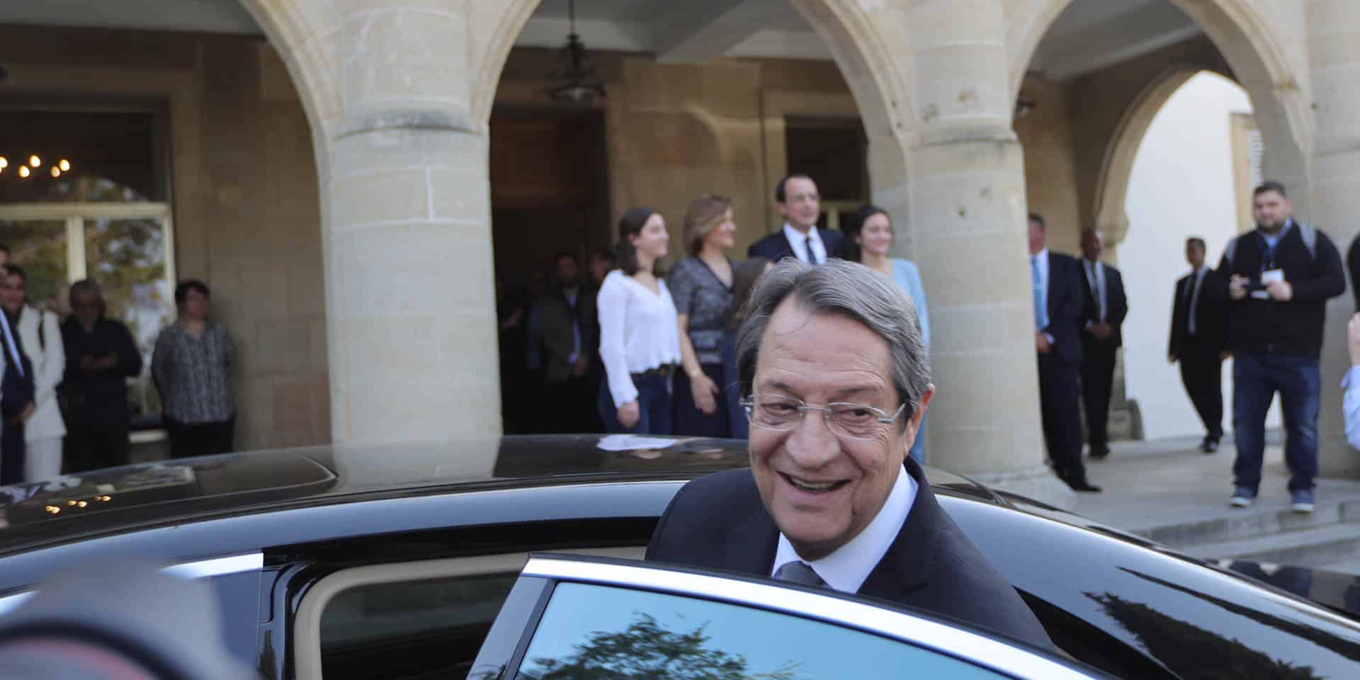 image Former president refutes words of updated book