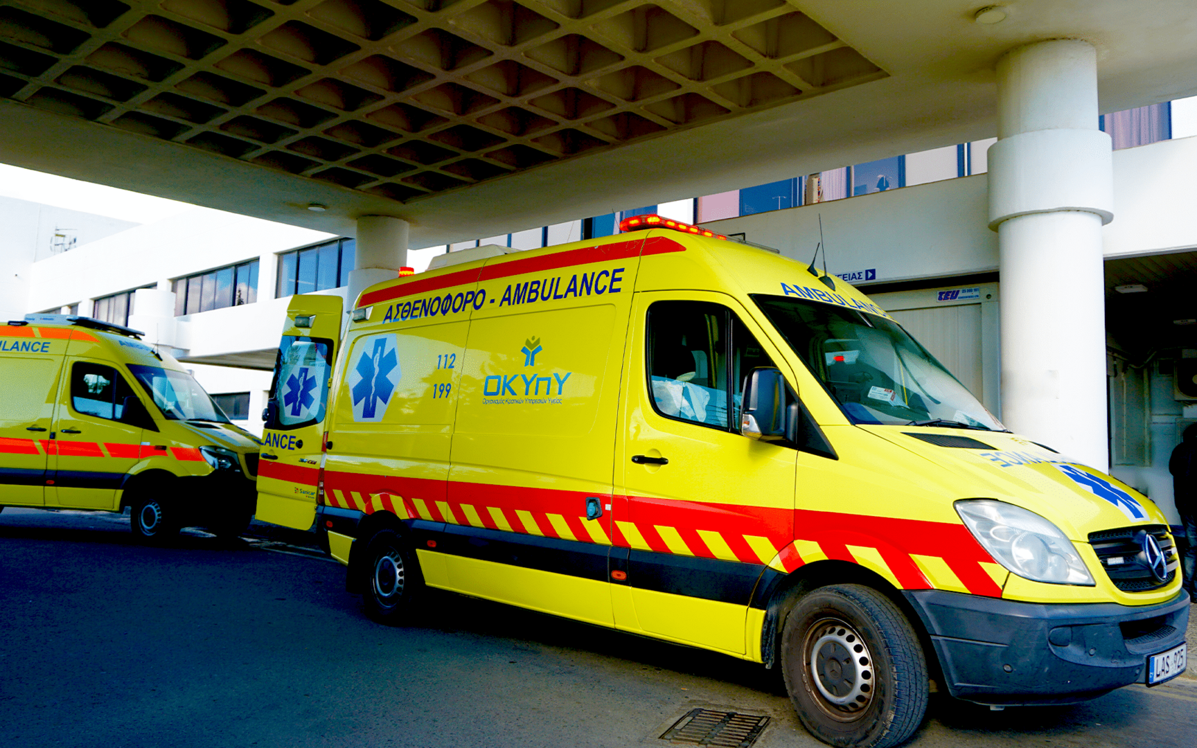 image Man dies in glass manufacturing factory