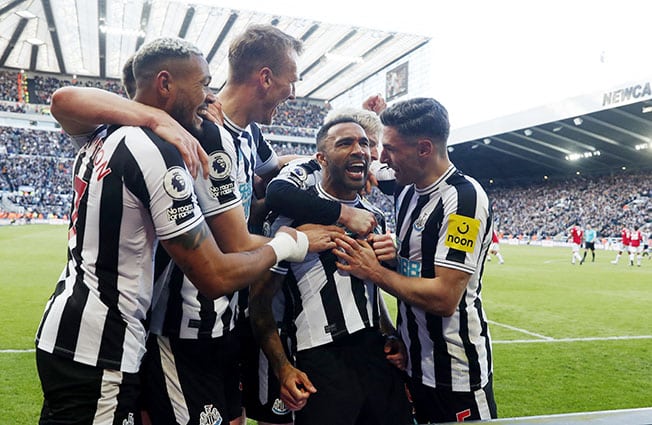 image Newcastle beat Man United, Rodgers leaves Leicester
