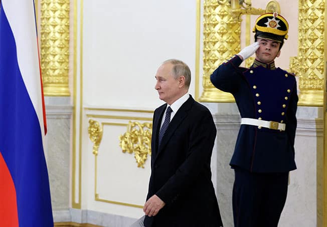 image Kremlin dismisses &#8216;lies&#8217; that Putin has doubles and sits in a bunker