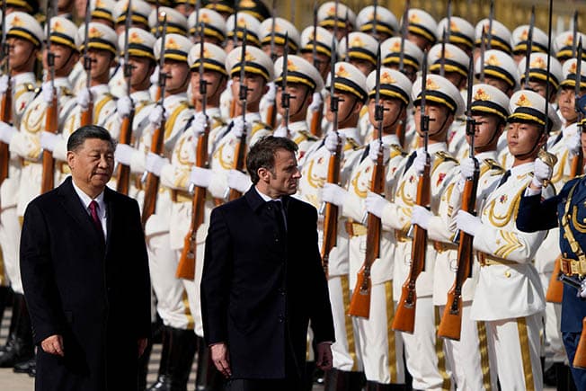image Trump accuses France&#8217;s Macron of pandering to China
