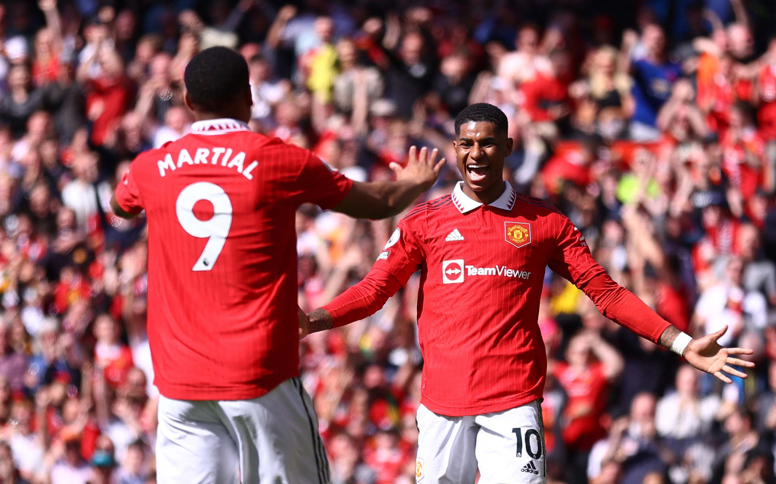 image Man United climb back into third with 2-0 win over Everton