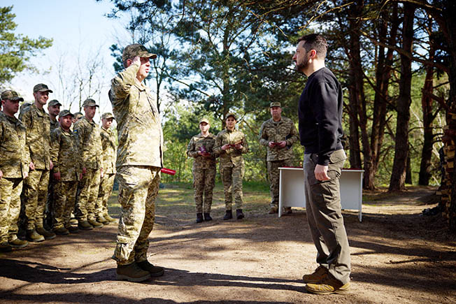 image Ukraine&#8217;s Zelenskiy visits border with Belarus and Poland