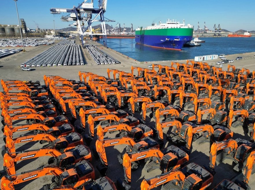 image Global trade growth to slow to 1.7 pct in 2023: WTO report