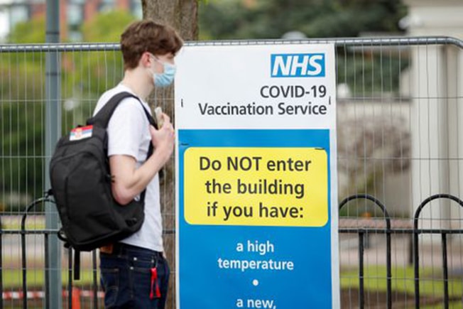 image UK sees record sickness and zero productivity growth in 2022