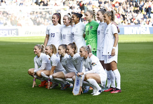 image England women switch to blue shorts after period concerns