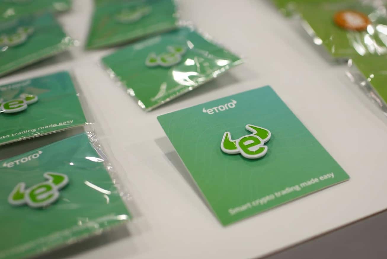 image Twitter taps eToro to let users trade in stocks, crypto