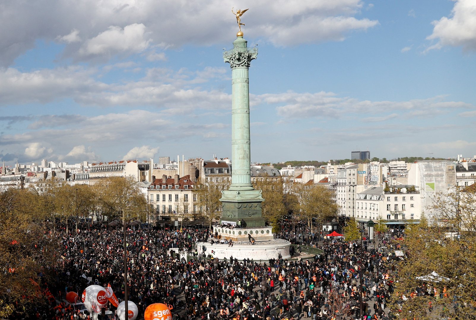 image Macron&#8217;s contested pension law faces crunch constitutional test (Update)