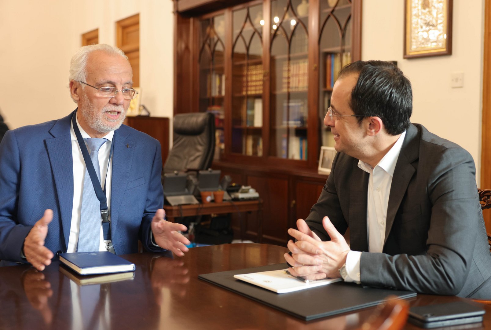 image President meets with HIO chairman