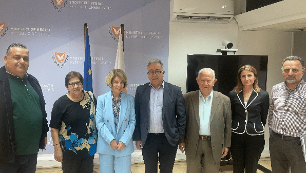 image Pensioners union and health minister examine creation of geriatric healthcare centres