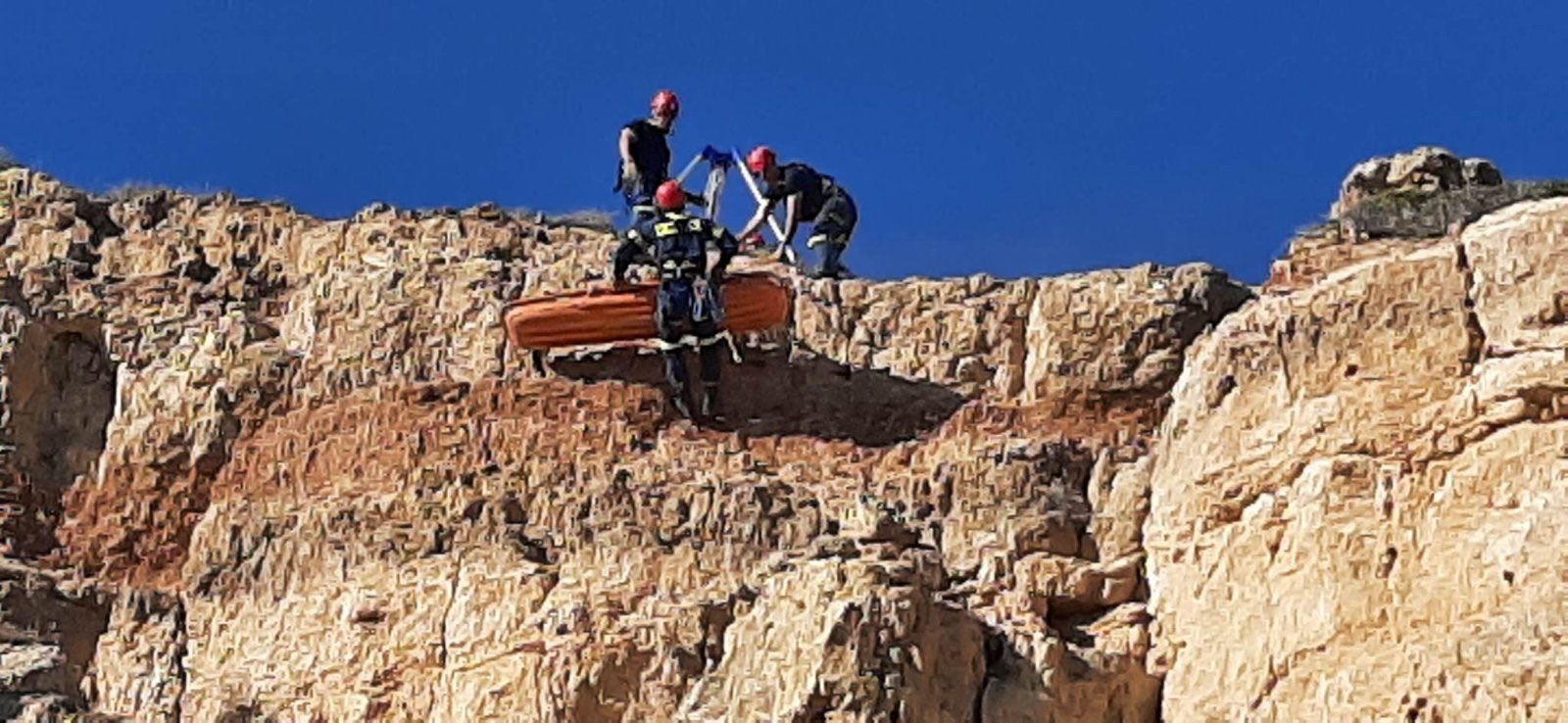 image Mountaineer rescued after falling into ravine