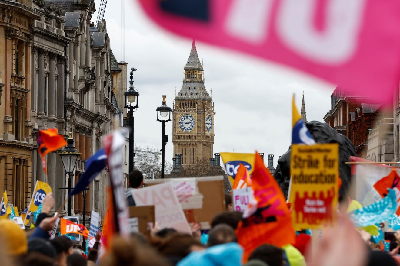image Strikes weigh on UK economy which stagnated in February