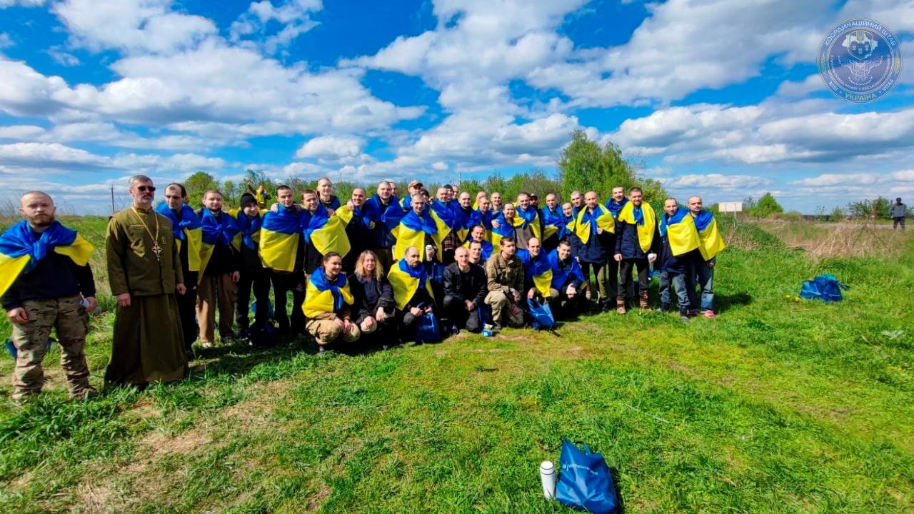 image Ukraine hails return of 45 Azov fighters, Russia says 3 pilots released